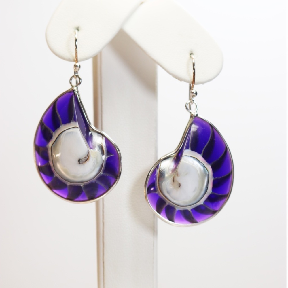 NEW! Black & Silver French Wire Seashell Earrings - Picture 11 of 15